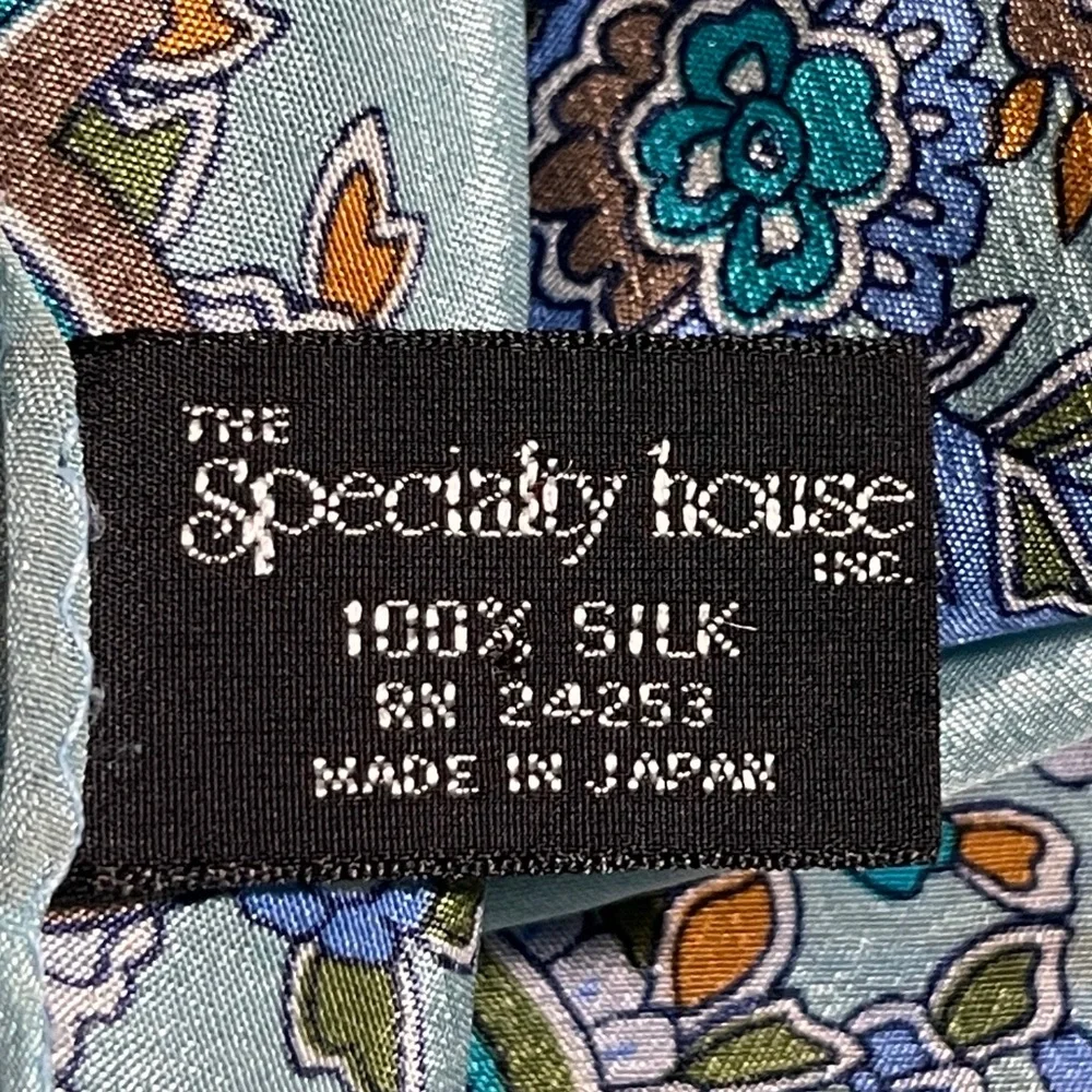 The Specialty House Women’s Light Blue Silk Paisley Print Scarf